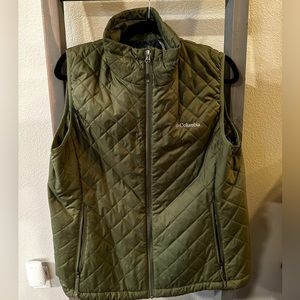 Olive green Columbia Omni heat quilted vest